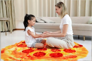 Adult-Size Pizza Blanket B09N3HXMCN
