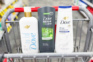 shopping cart with Dove body washes