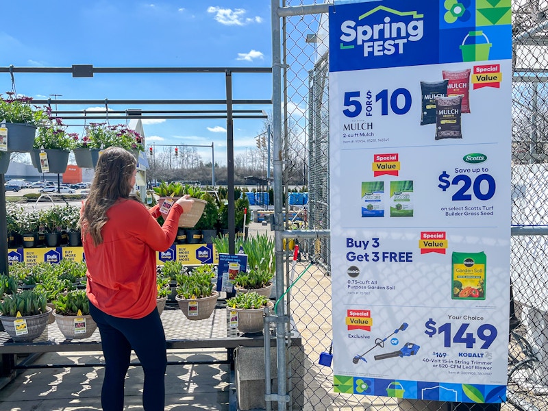 lowes-spring-sale-springfest-deals-outside-sign-model